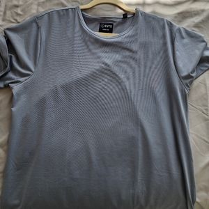Cuts clothing curved hem tee size xl, Stratus